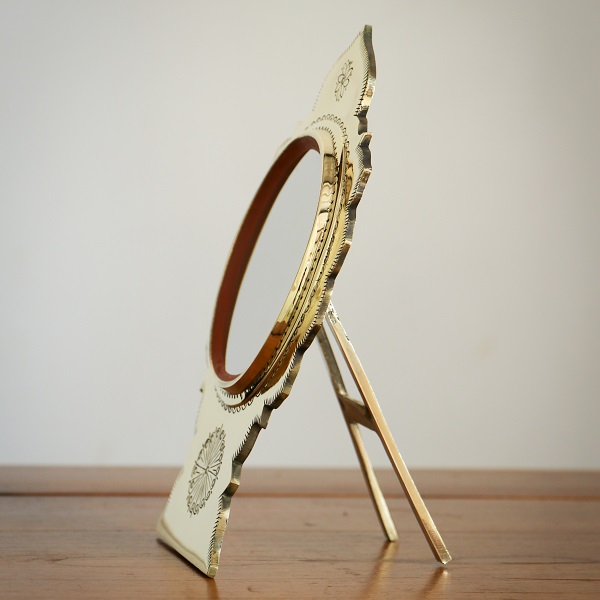 natural and artistic